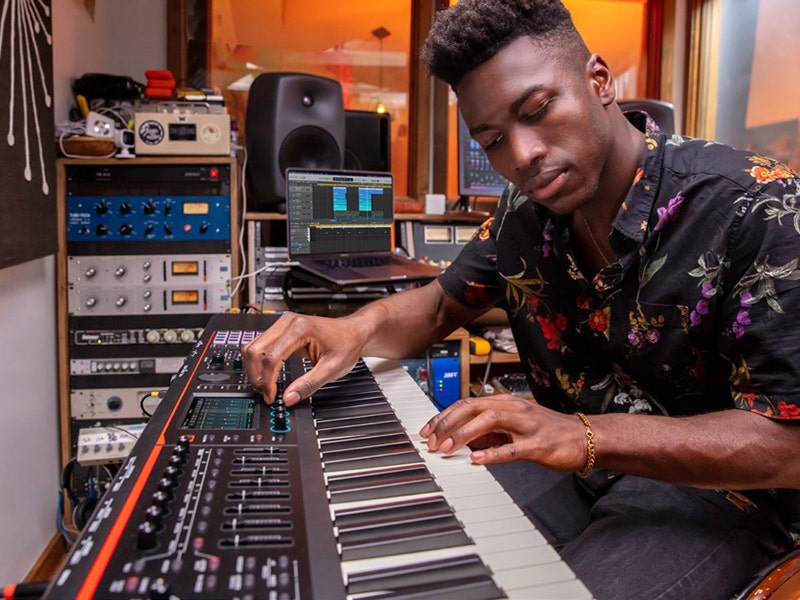Roland Fantom 06 Stacked Features